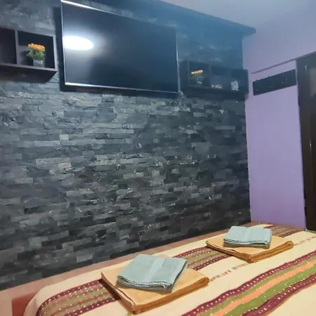 Holiday home Gia Garmen