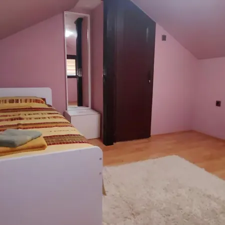 Holiday home Gia